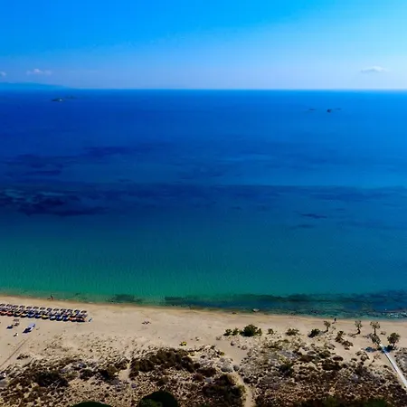 Naxos Port 3 Min To The